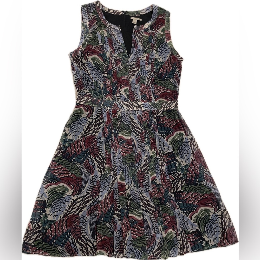 Sleeveless pleated floral dress